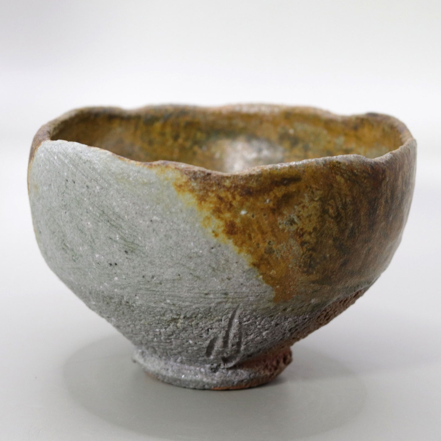 Tanba ash-glazed tea bowl by Nishihata Tadashi