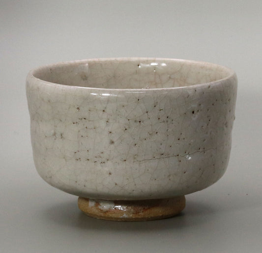 White Tanba tea bowl, made by Naosaku