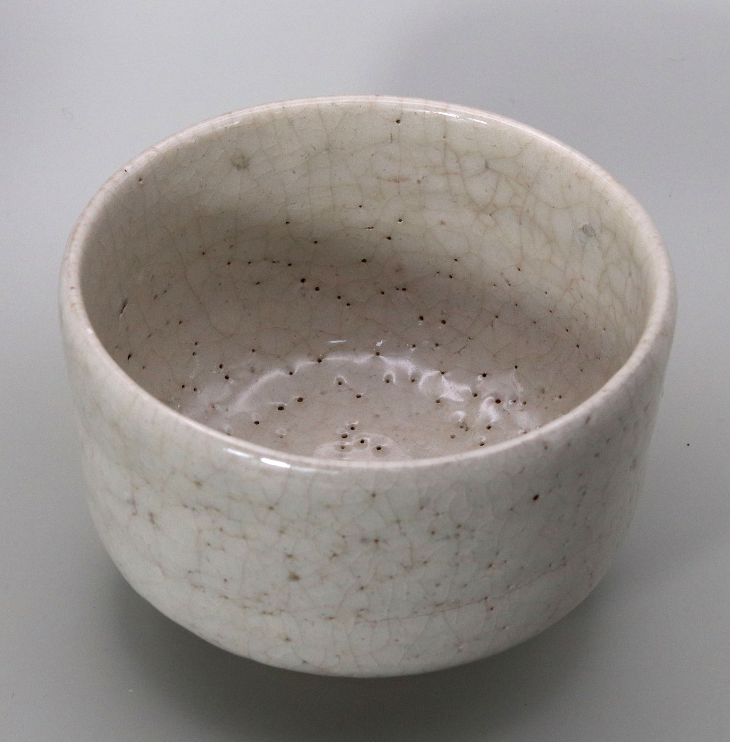 White Tanba tea bowl, made by Naosaku