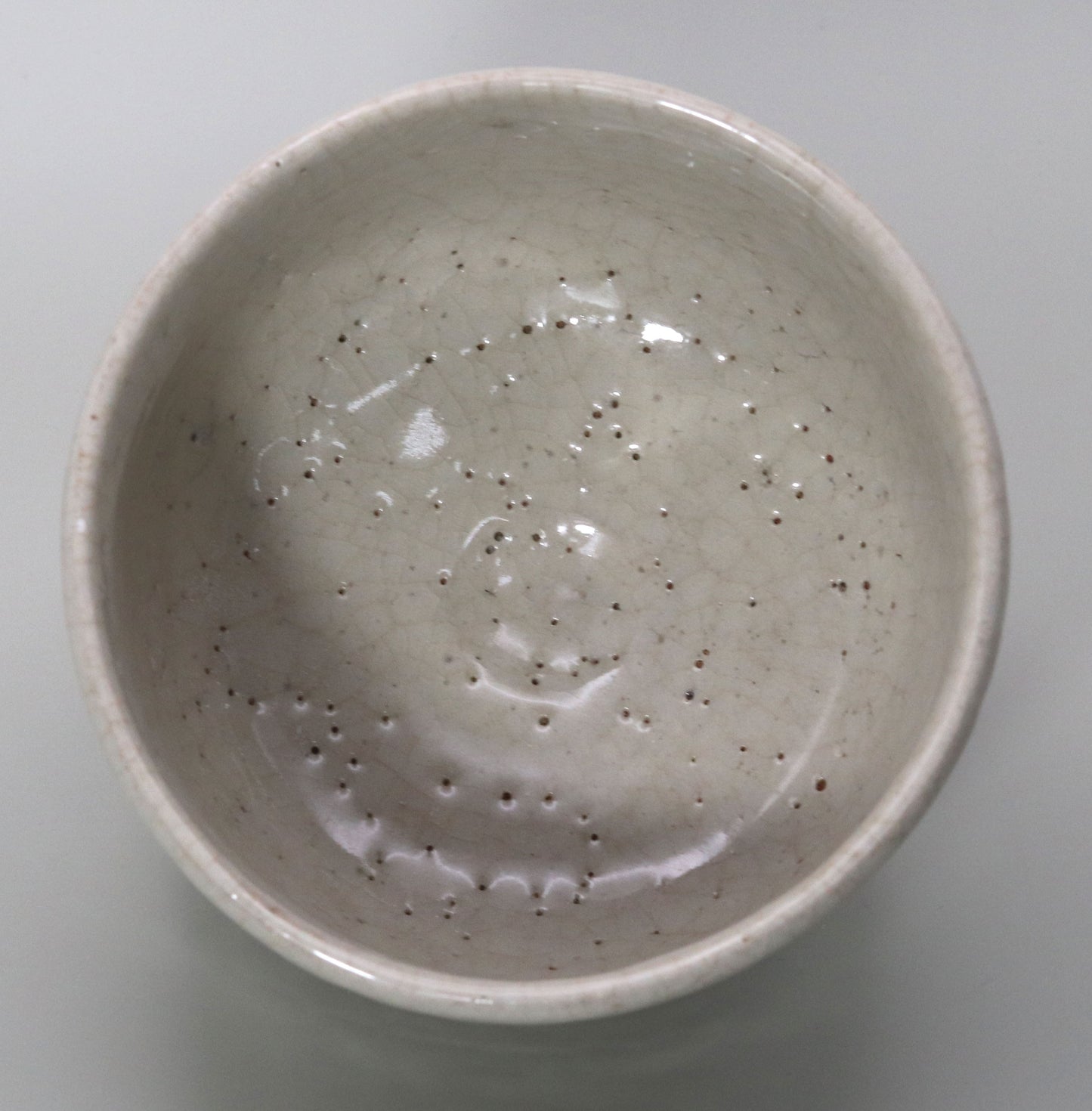 White Tanba tea bowl, made by Naosaku