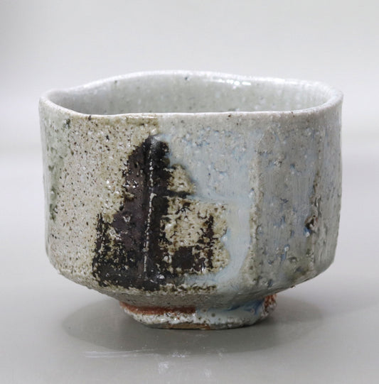 Commanding presence ash-glazed tea bowl by Nishihata Tadashi