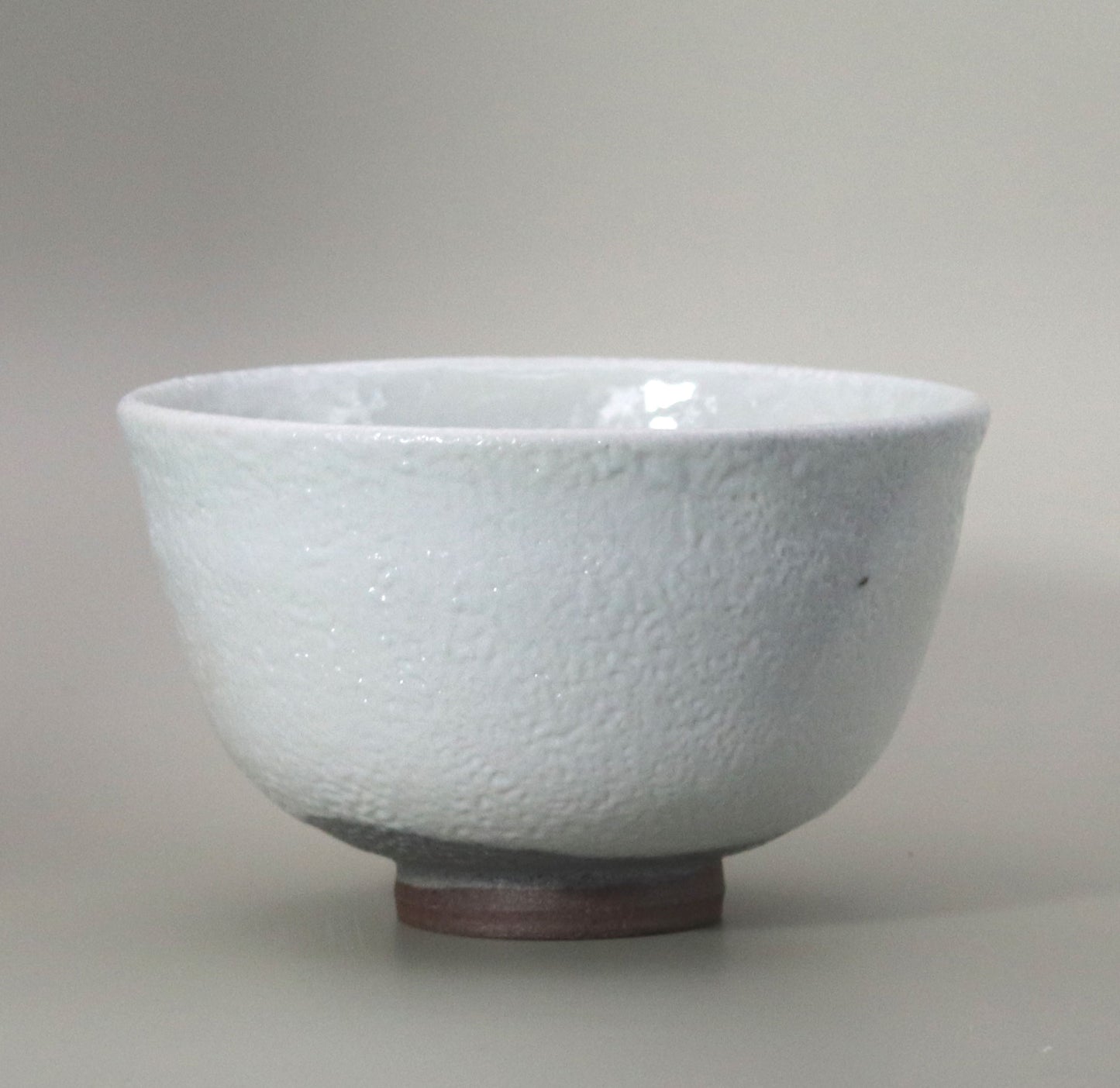 White Tanba tea bowl, made by Naosaku