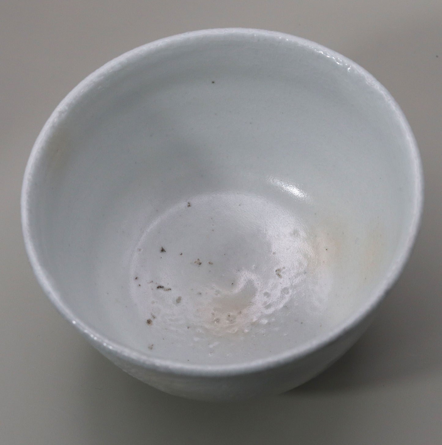 White Tanba tea bowl, made by Naosaku