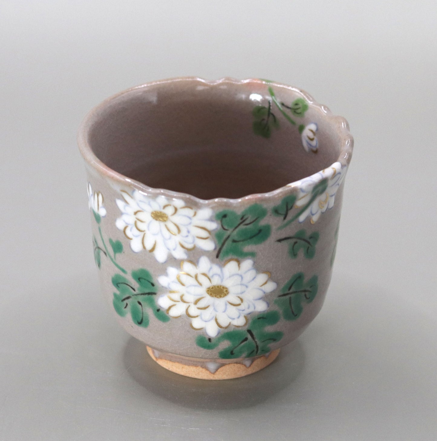 42. Copy of Kenzan's Chrysanthemum-painted Sake Cup by Kosai Miyagawa