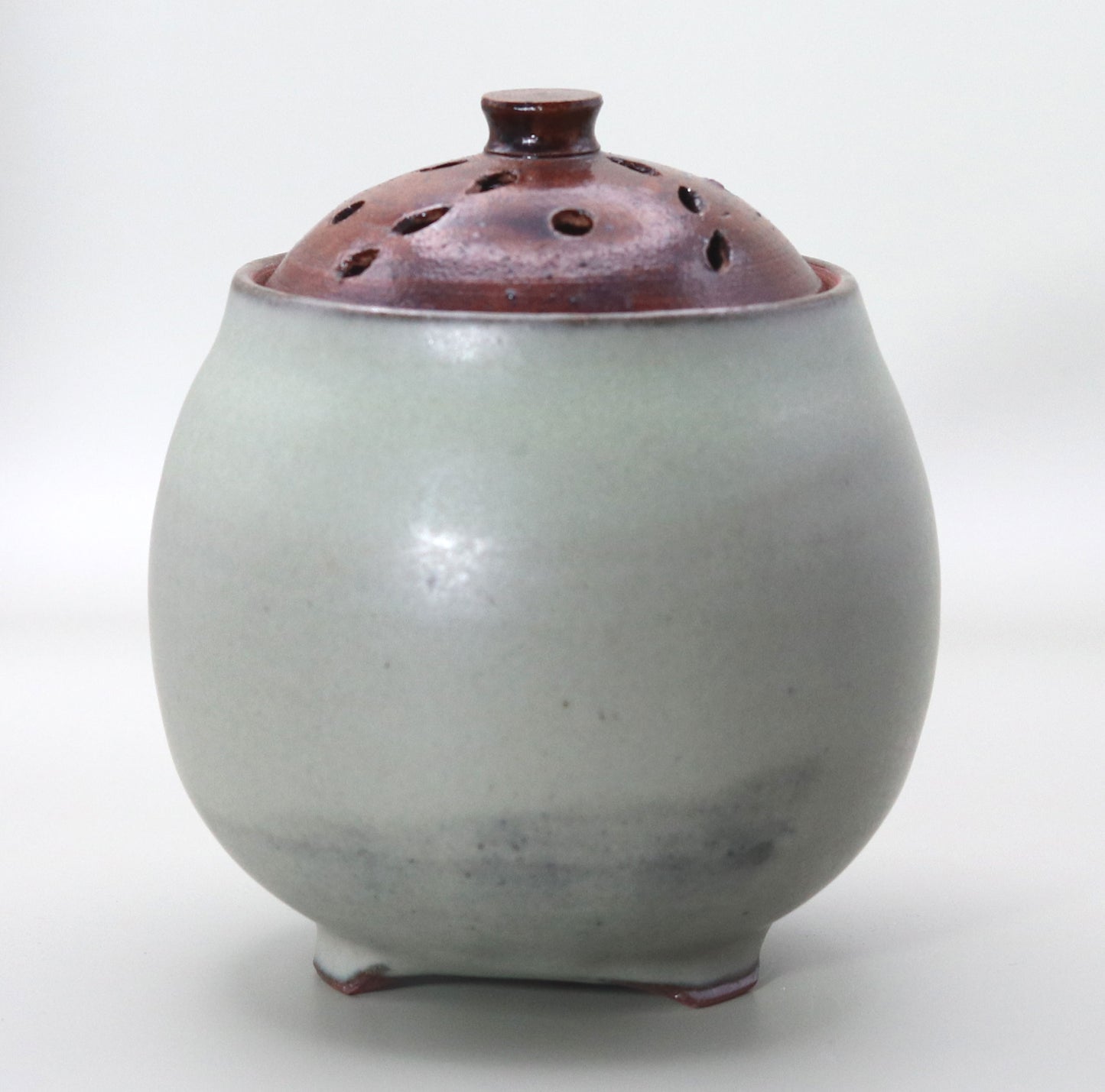 Celadon glazed ceramic lacquer incense burner by Toshinari Ichino