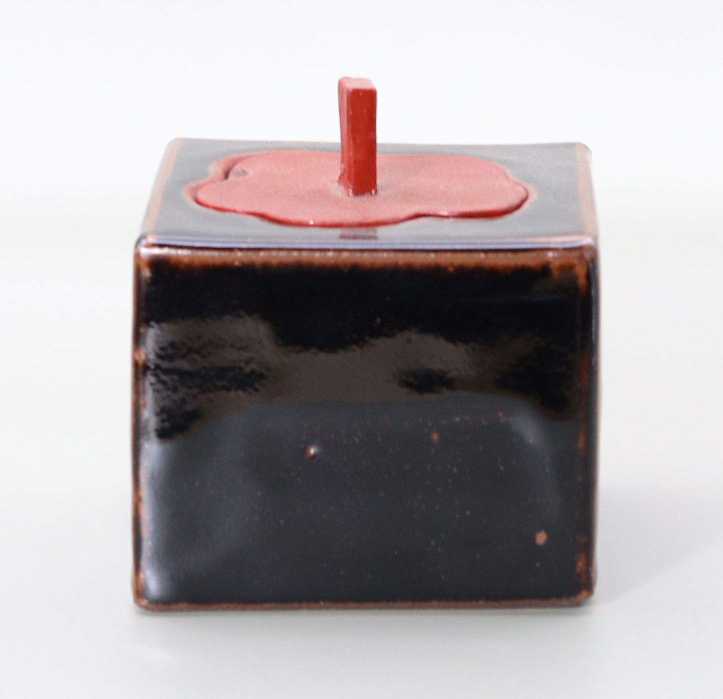 Ceramic box by Toshinari Ichino