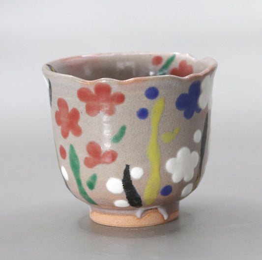 45 Kenzan's copy of the spear-pictured plum wine cup by Kosai Miyagawa