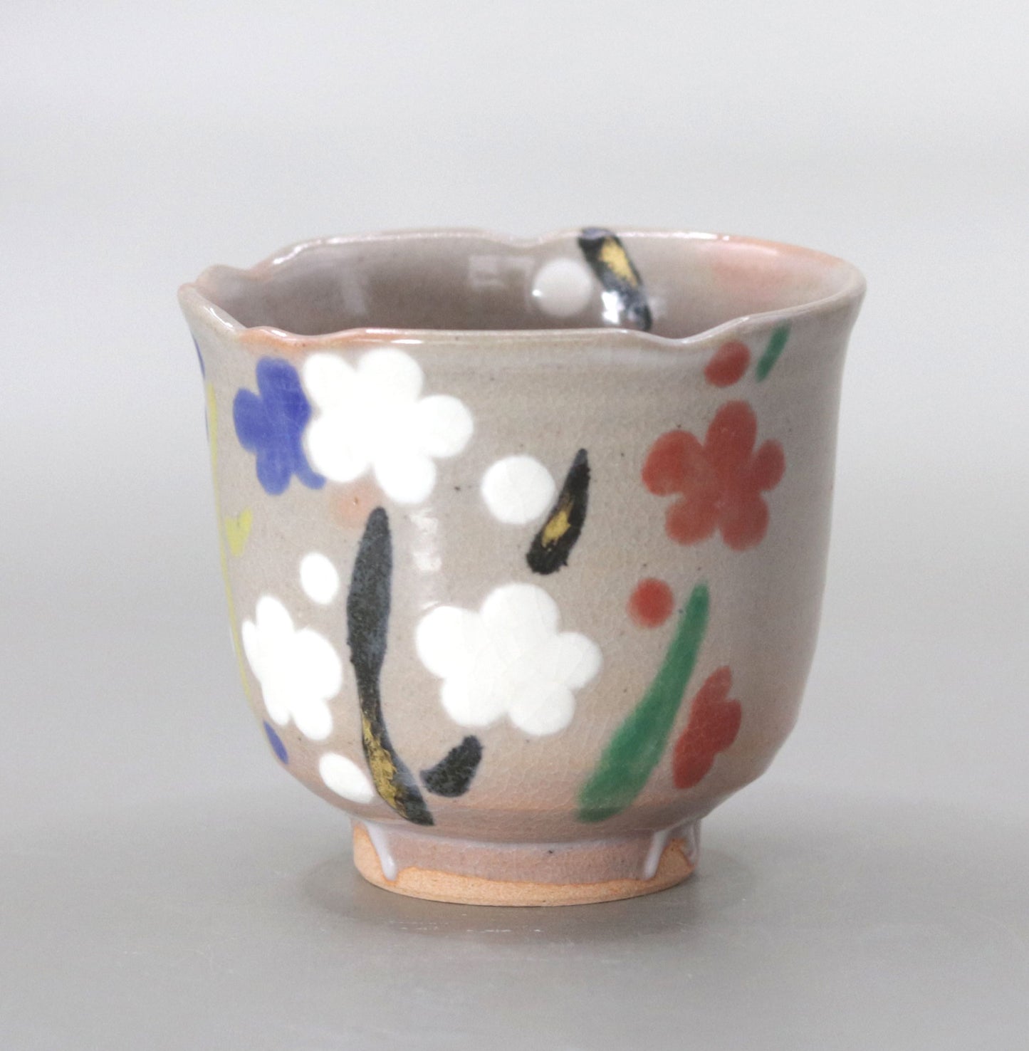 45 Kenzan's copy of the spear-pictured plum wine cup by Kosai Miyagawa