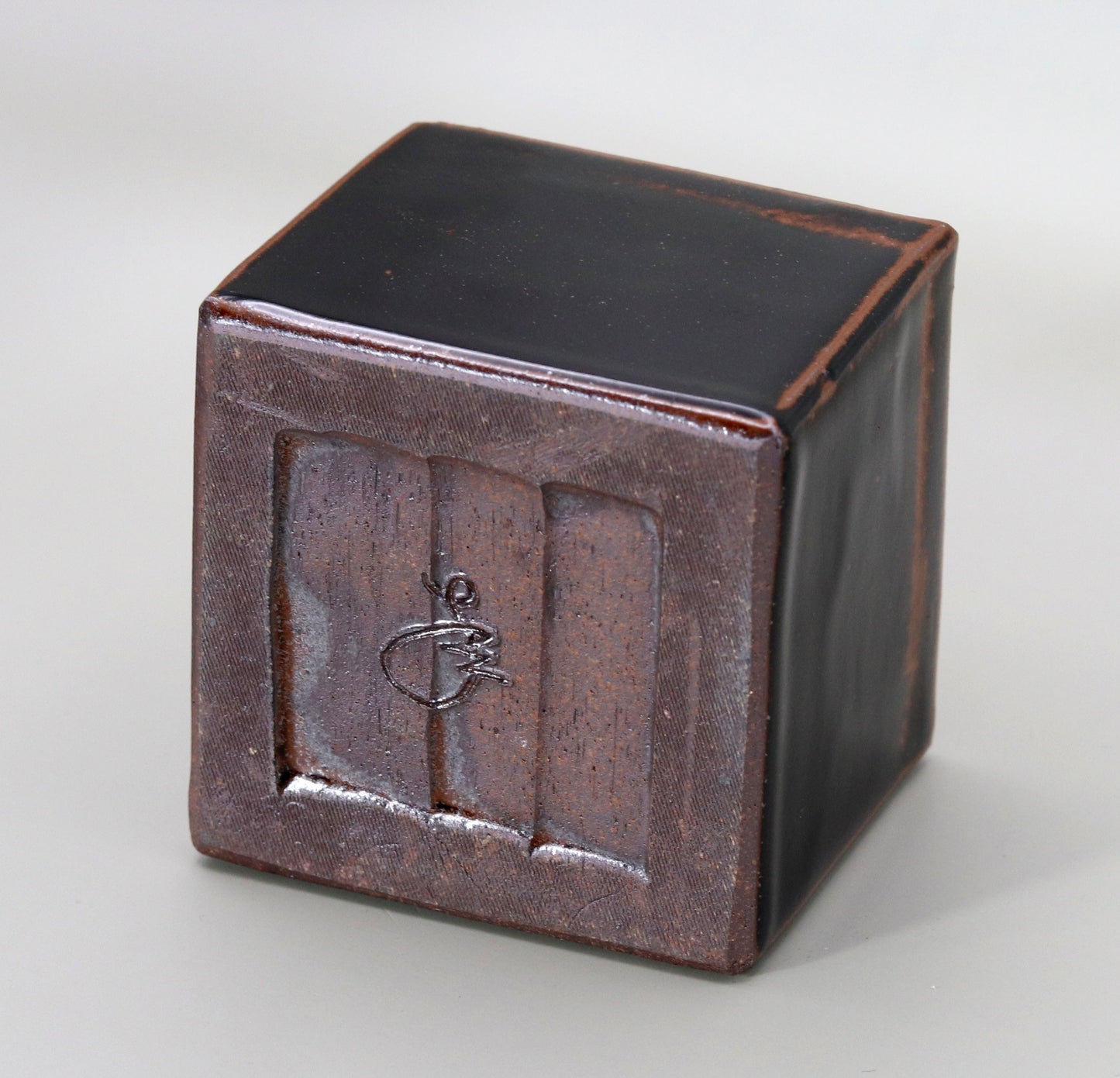 Ceramic box by Toshinari Ichino