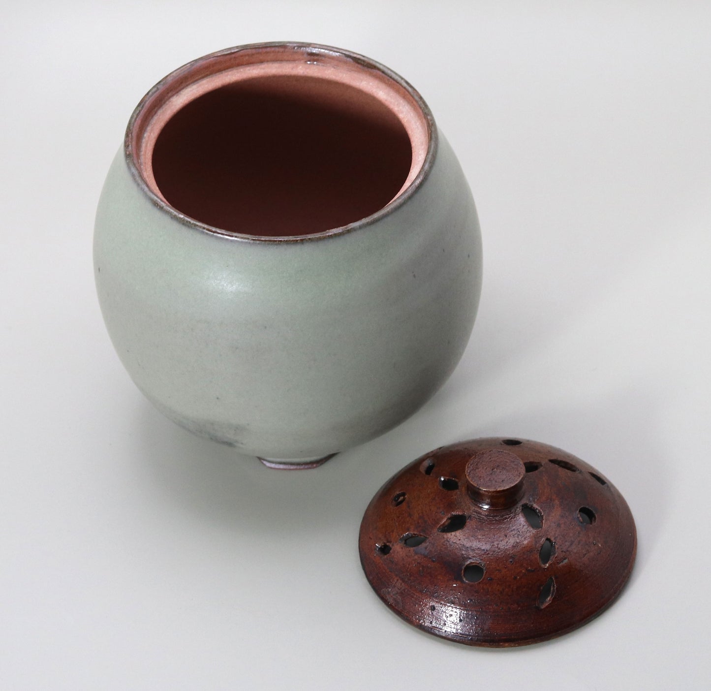 Celadon glazed ceramic lacquer incense burner by Toshinari Ichino