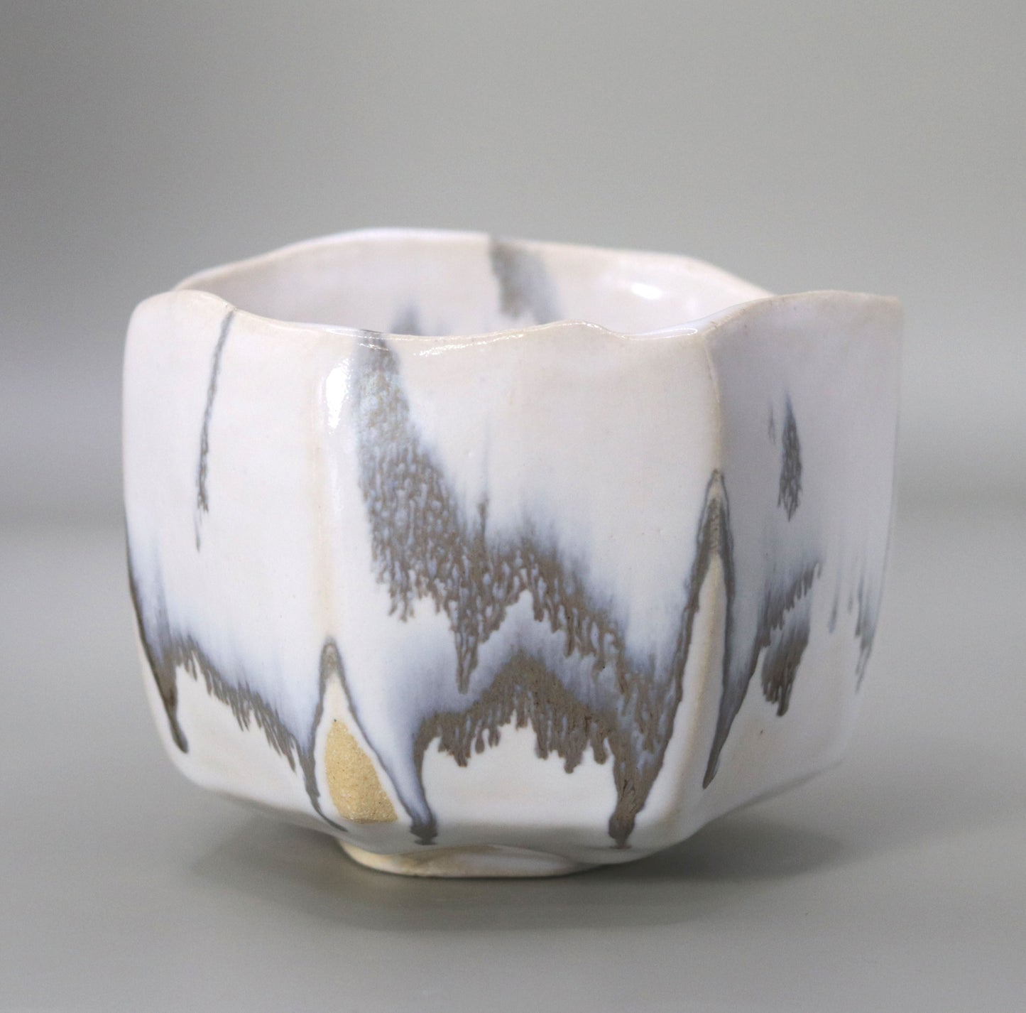 White glaze bowl by Ichiji Shimizu