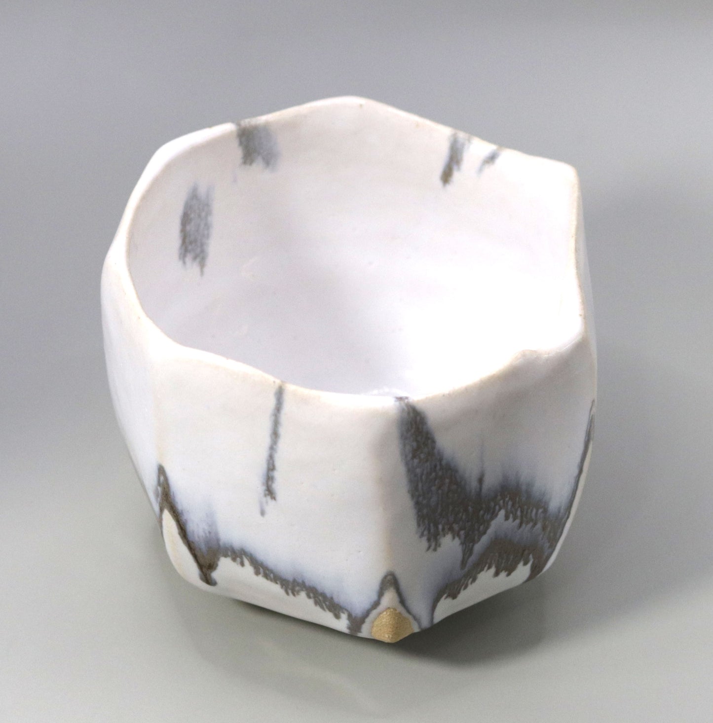 White glaze bowl by Ichiji Shimizu