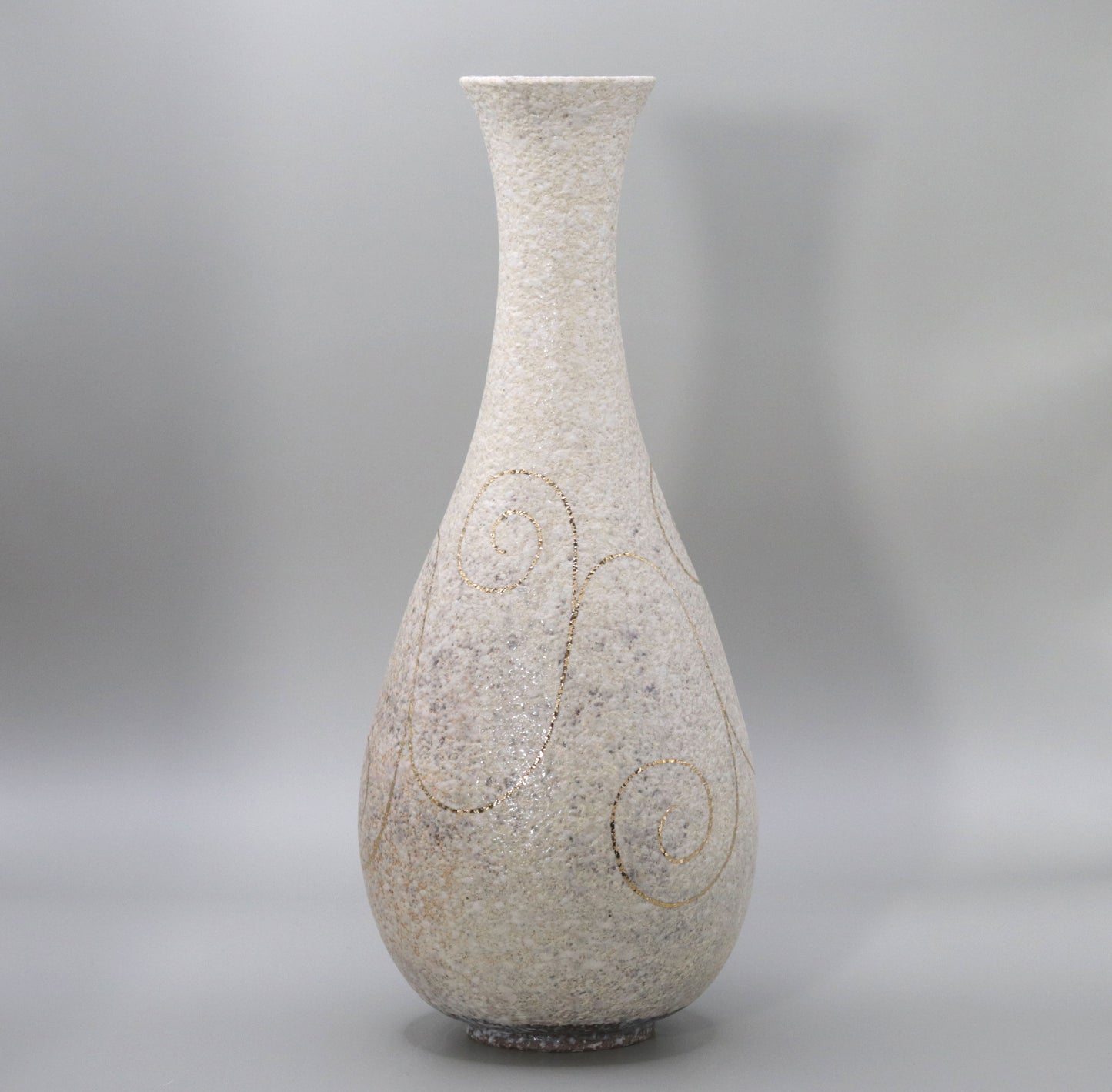 Blown mud white Tamba gold painted crane neck vase by Ichiji Shimizu