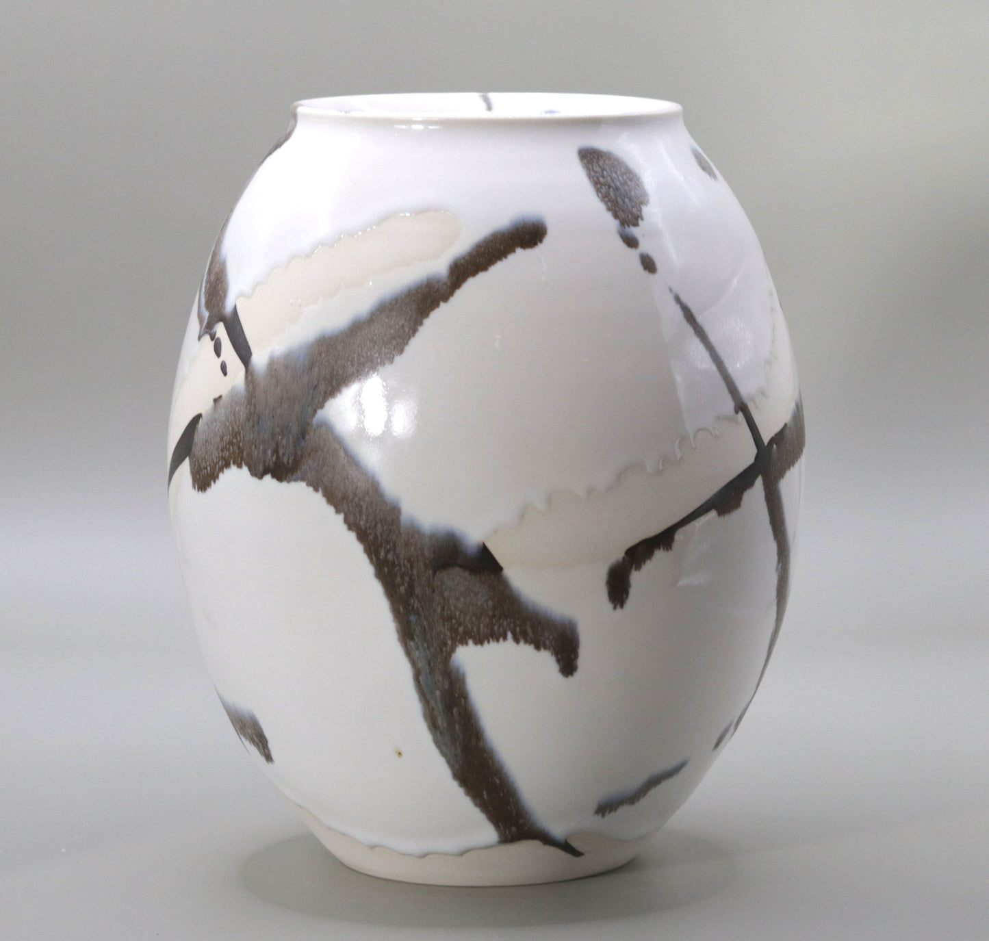 White Glazed Jar by Ichiji Shimizu