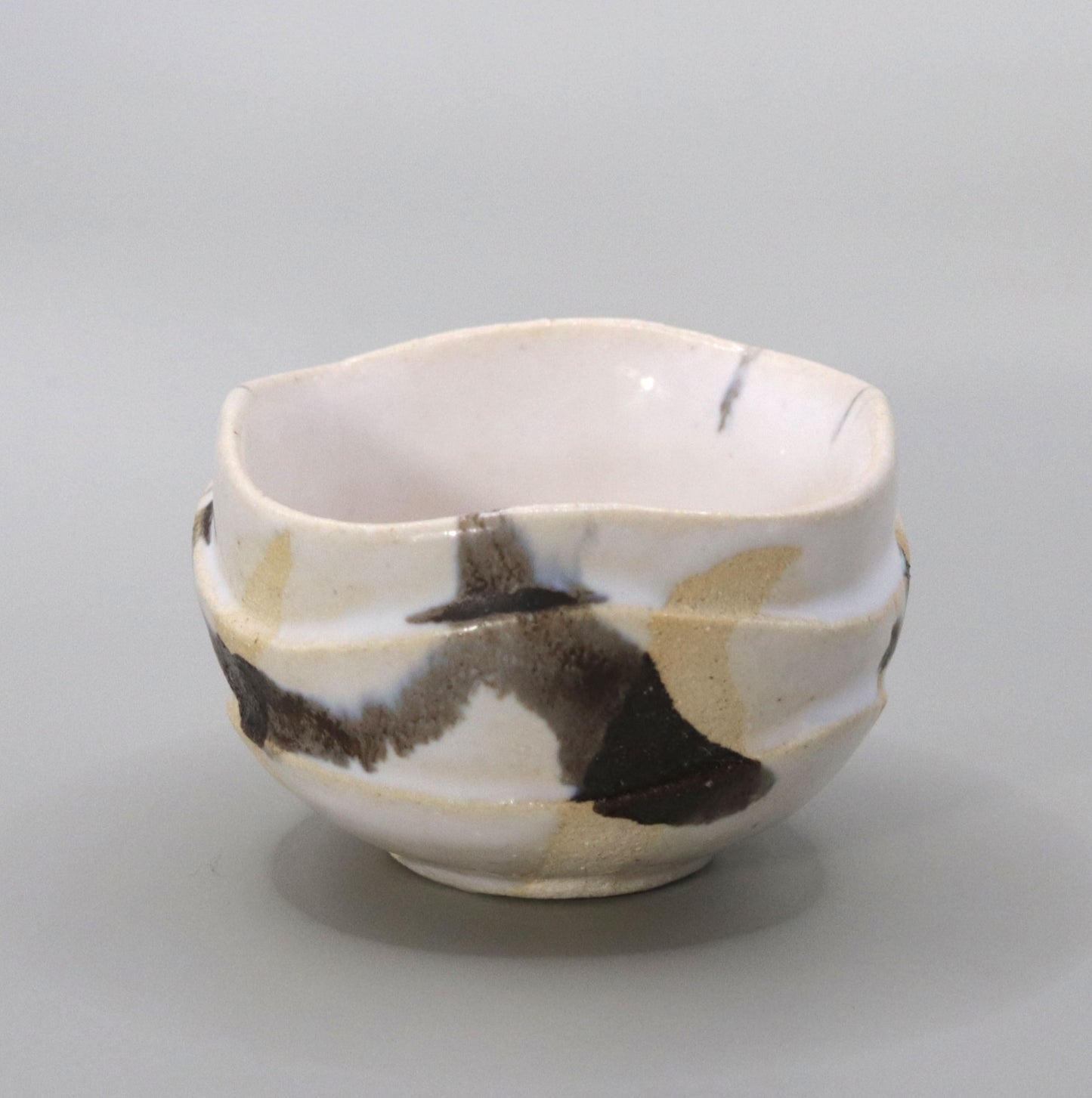 White glaze sake cup by Ichiji Shimizu