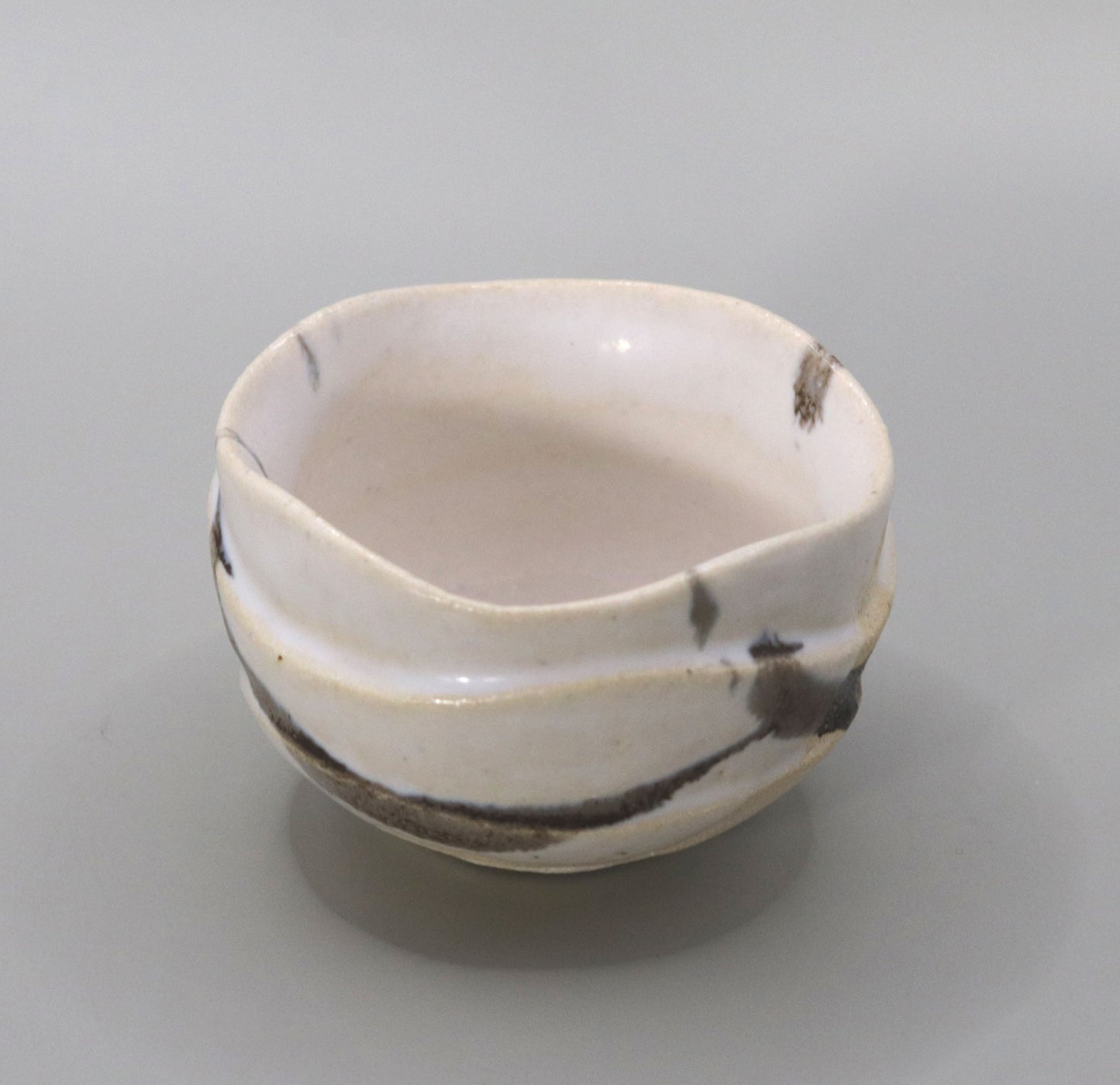 White glaze sake cup by Ichiji Shimizu