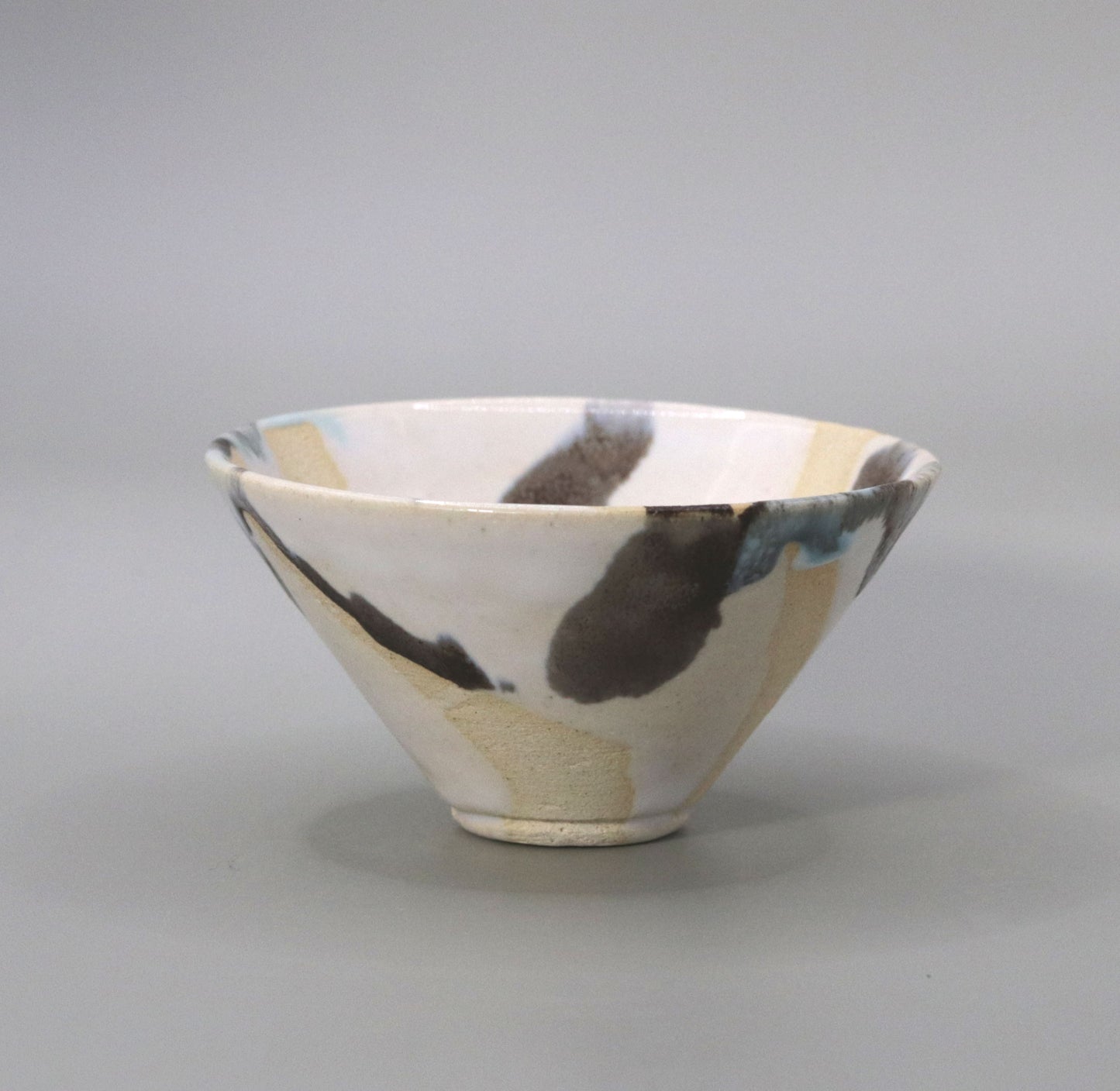 White glaze sake cup by Ichiji Shimizu