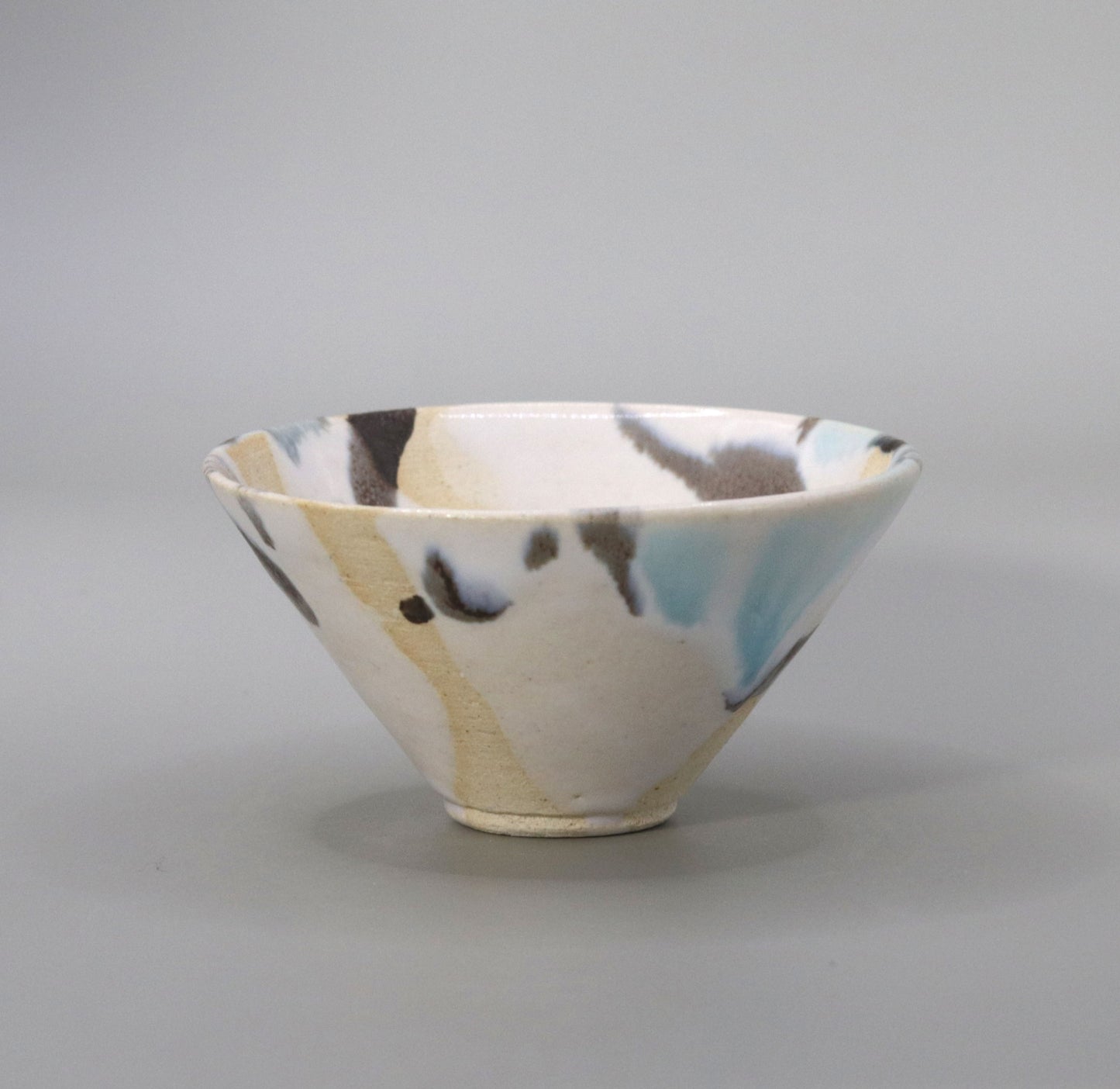 White glaze sake cup by Ichiji Shimizu