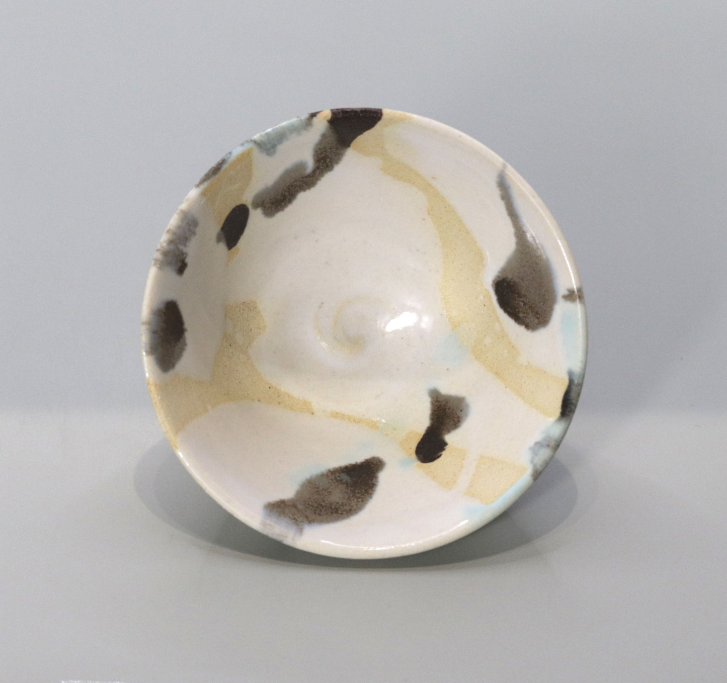 White glaze sake cup by Ichiji Shimizu