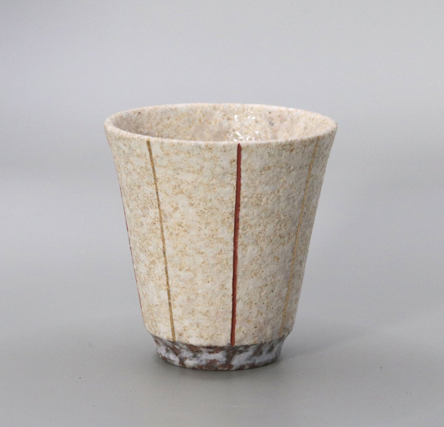 Blown mud white Tamba gold-painted sake cup by Ichiji Shimizu