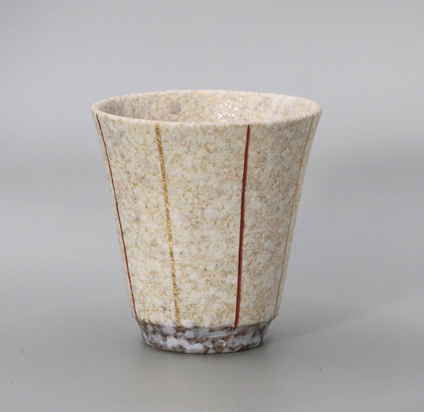 Blown mud white Tamba gold-painted sake cup by Ichiji Shimizu