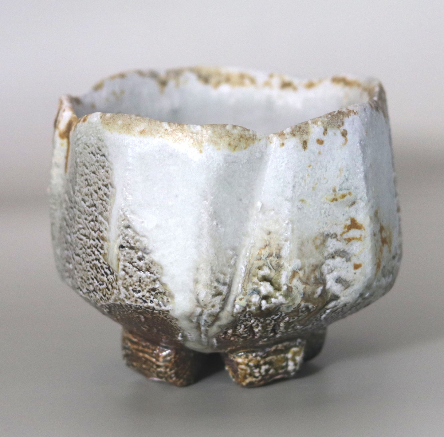 Tanba ash-glazed tea bowl by Nishihata Tadashi