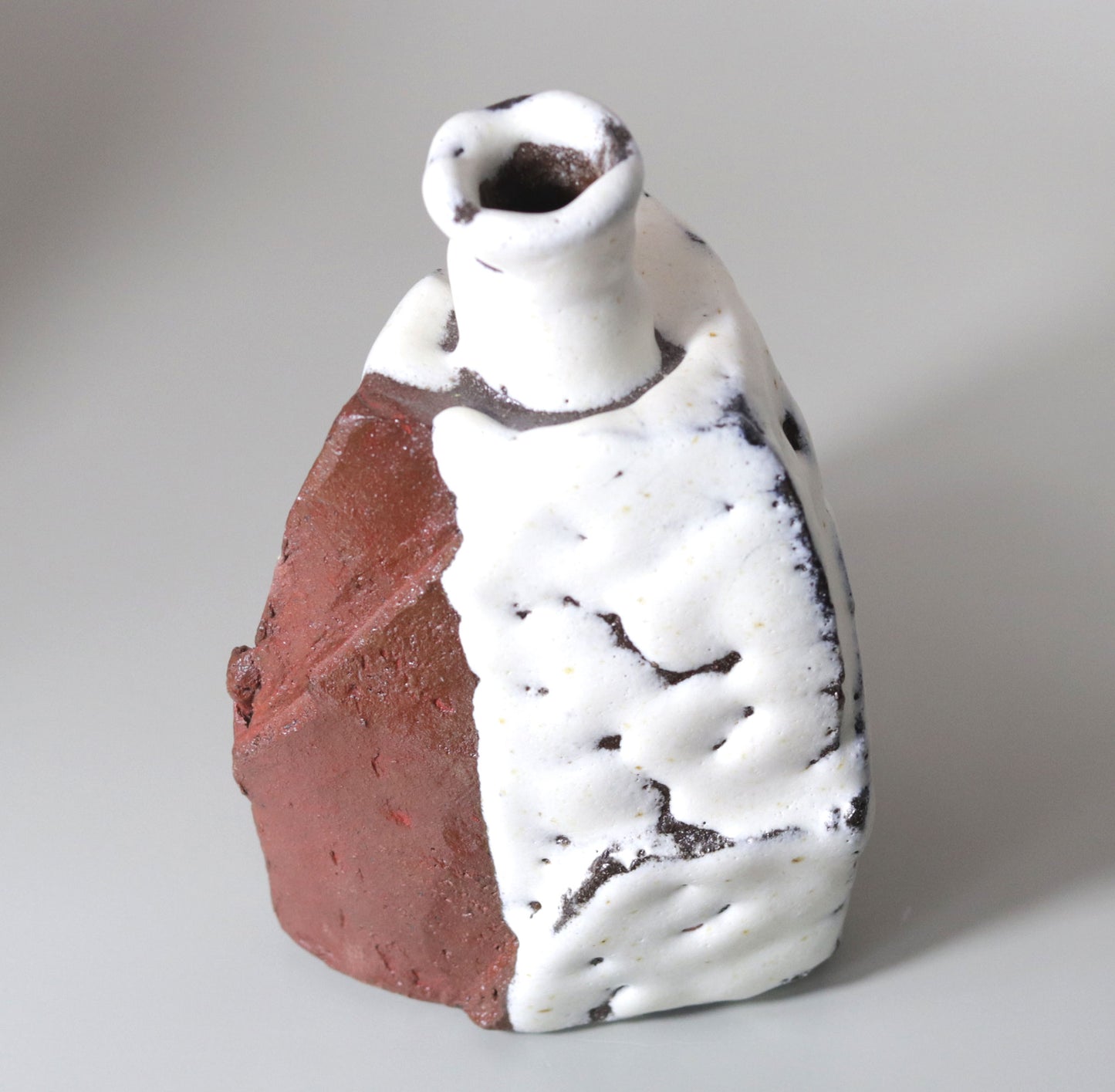 Tanba straw white glaze sake bottle by Nishihata Tadashi