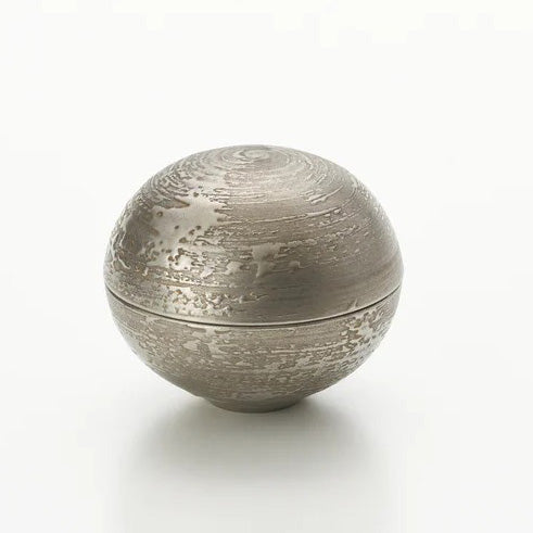 青白磁銀彩丸合子  松川和弘