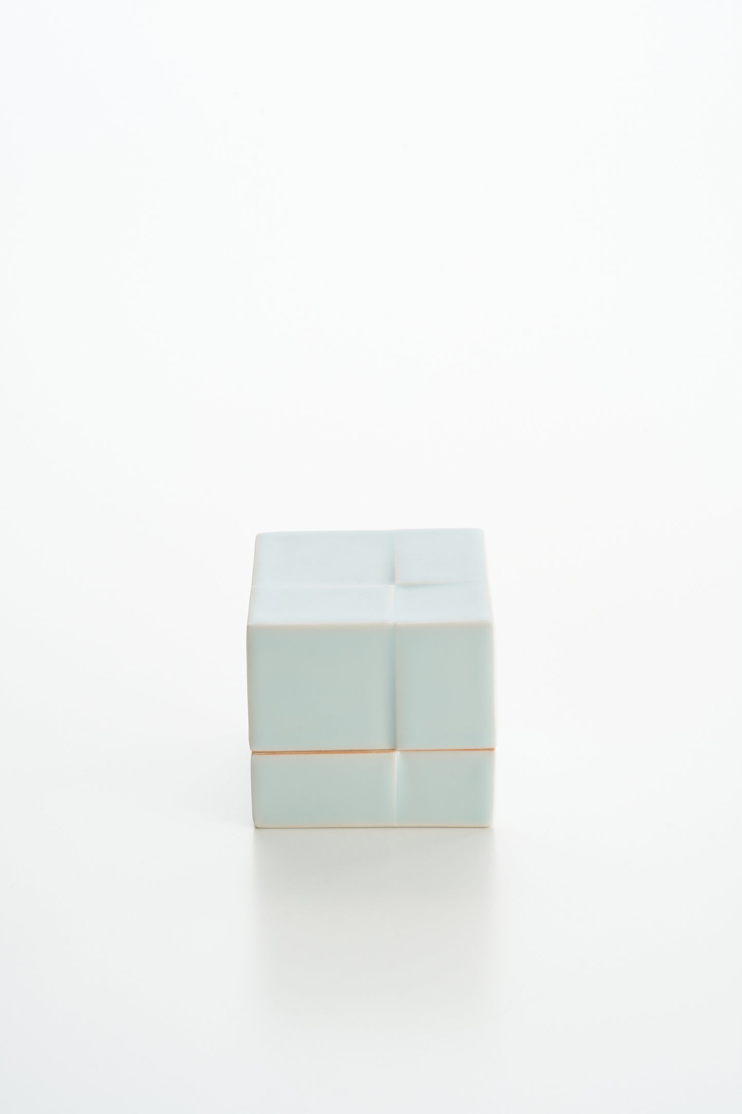 青白磁陶筥　松川和弘