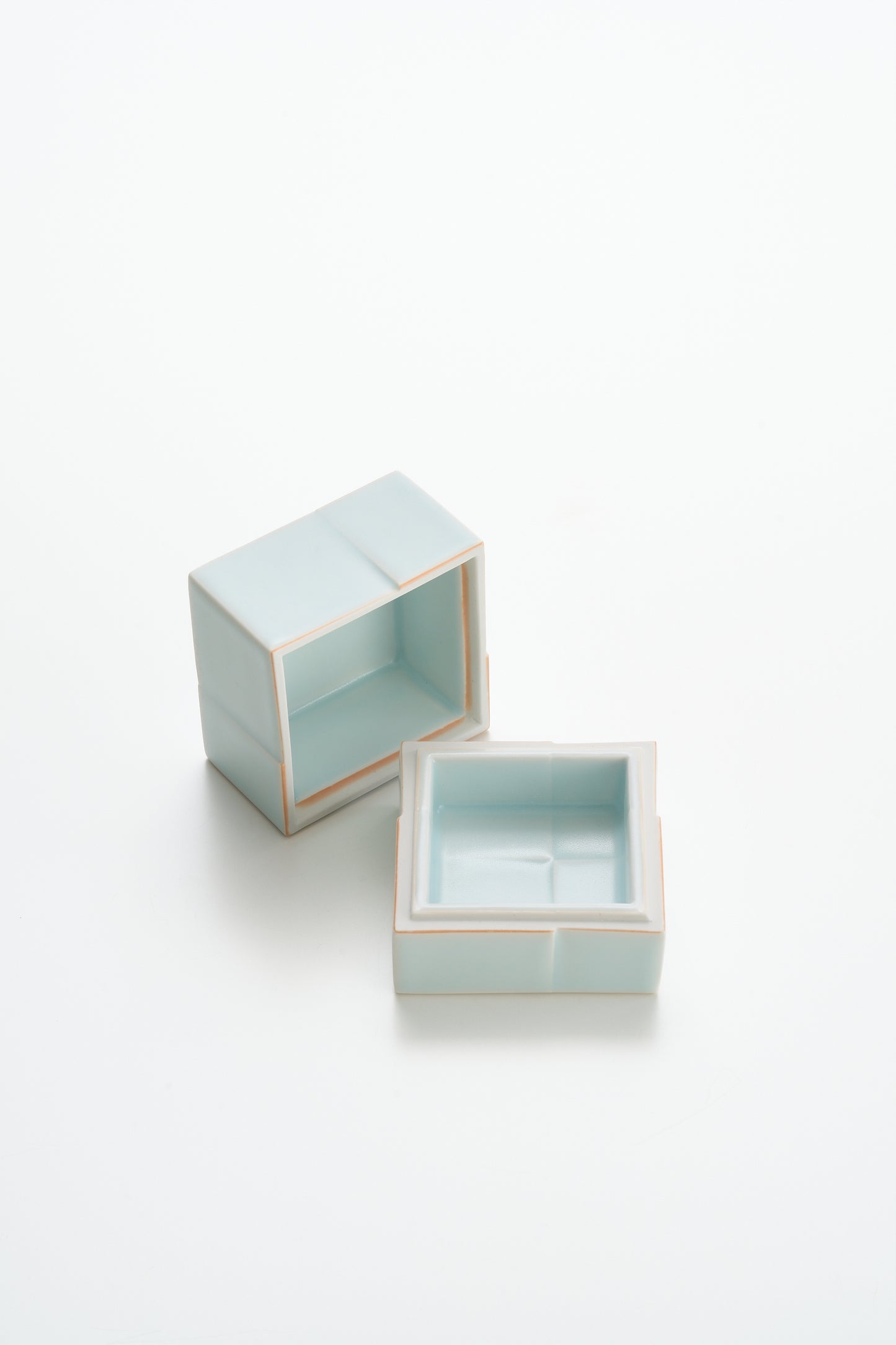 青白磁陶筥　松川和弘