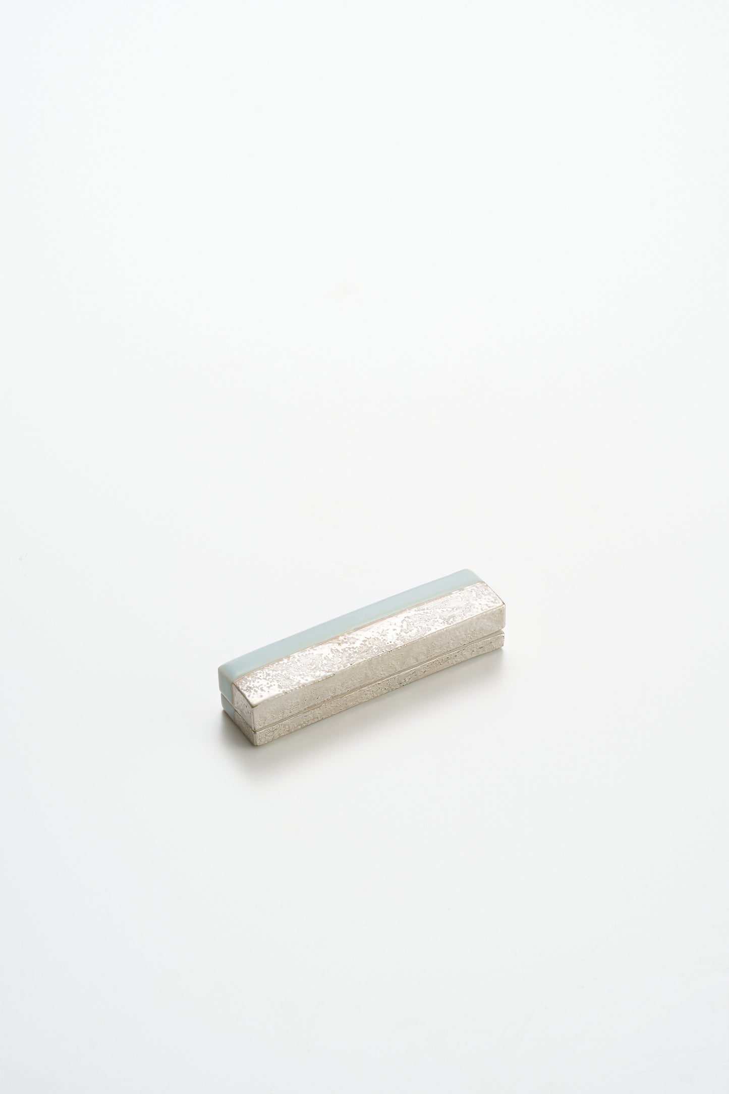 青白磁銀彩陶筥  松川和弘