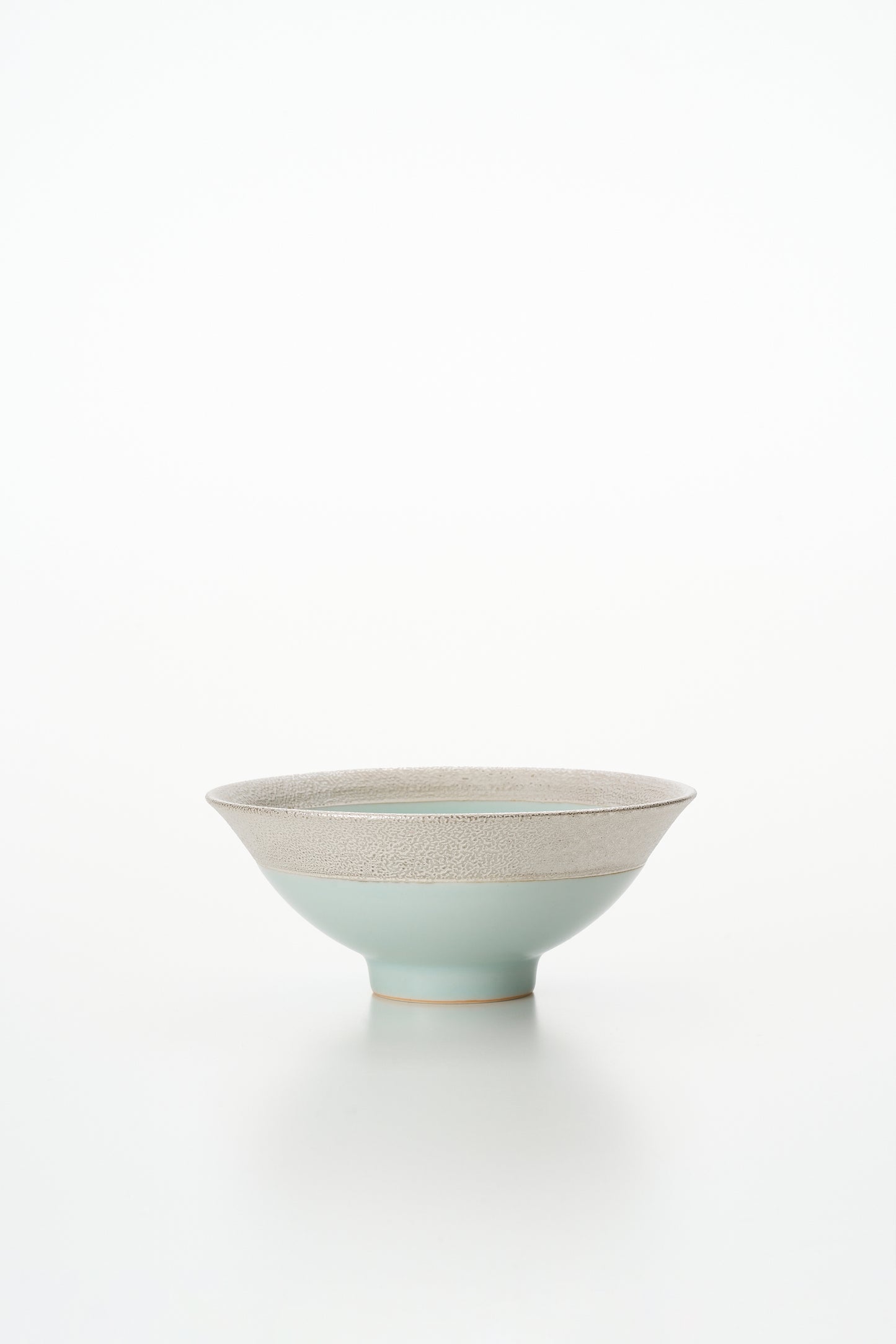 青白磁銀彩茶碗   松川和弘