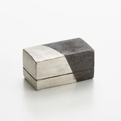 白黒銀彩陶筥  松川和弘