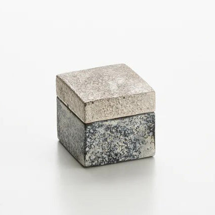 白黒銀彩陶筥  松川和弘