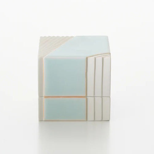 Blue and white porcelain box "Scarlet" by Kazuhiro Matsukawa