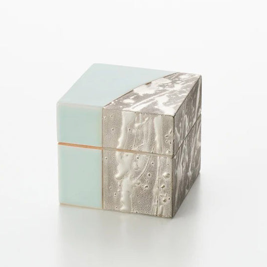 青白磁銀彩陶筥  松川和弘