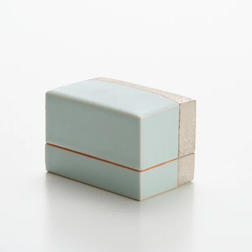 青白磁銀彩陶筥　松川和弘