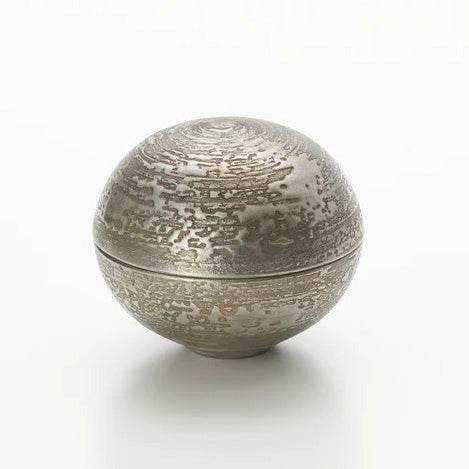 青白磁銀彩丸合子  松川和弘