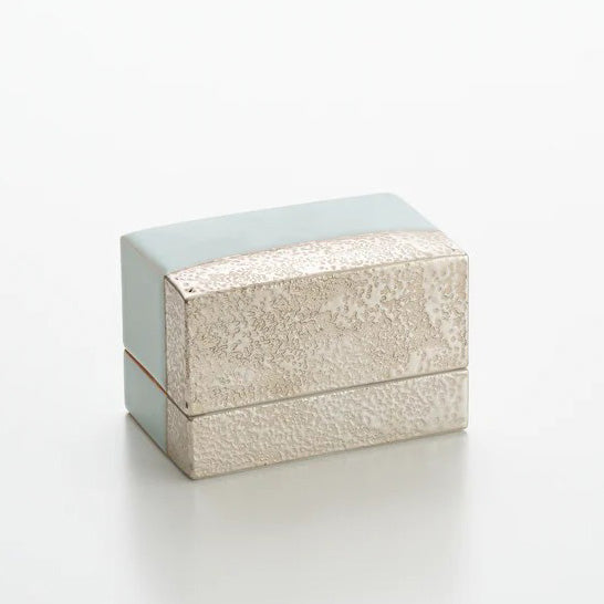 青白磁銀彩陶筥　松川和弘